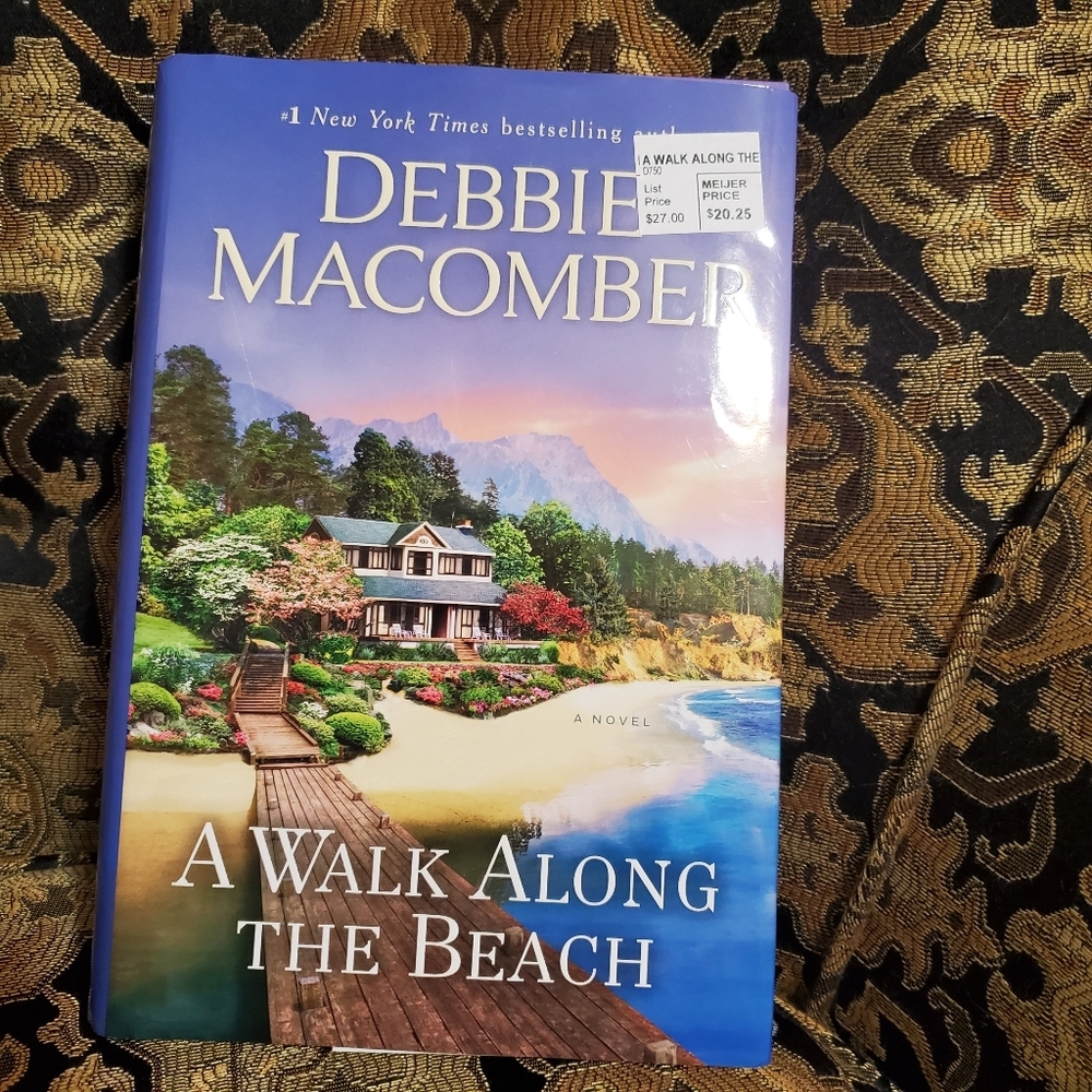 Debbie Macomber "A Walk Along The Beach" hardcover book